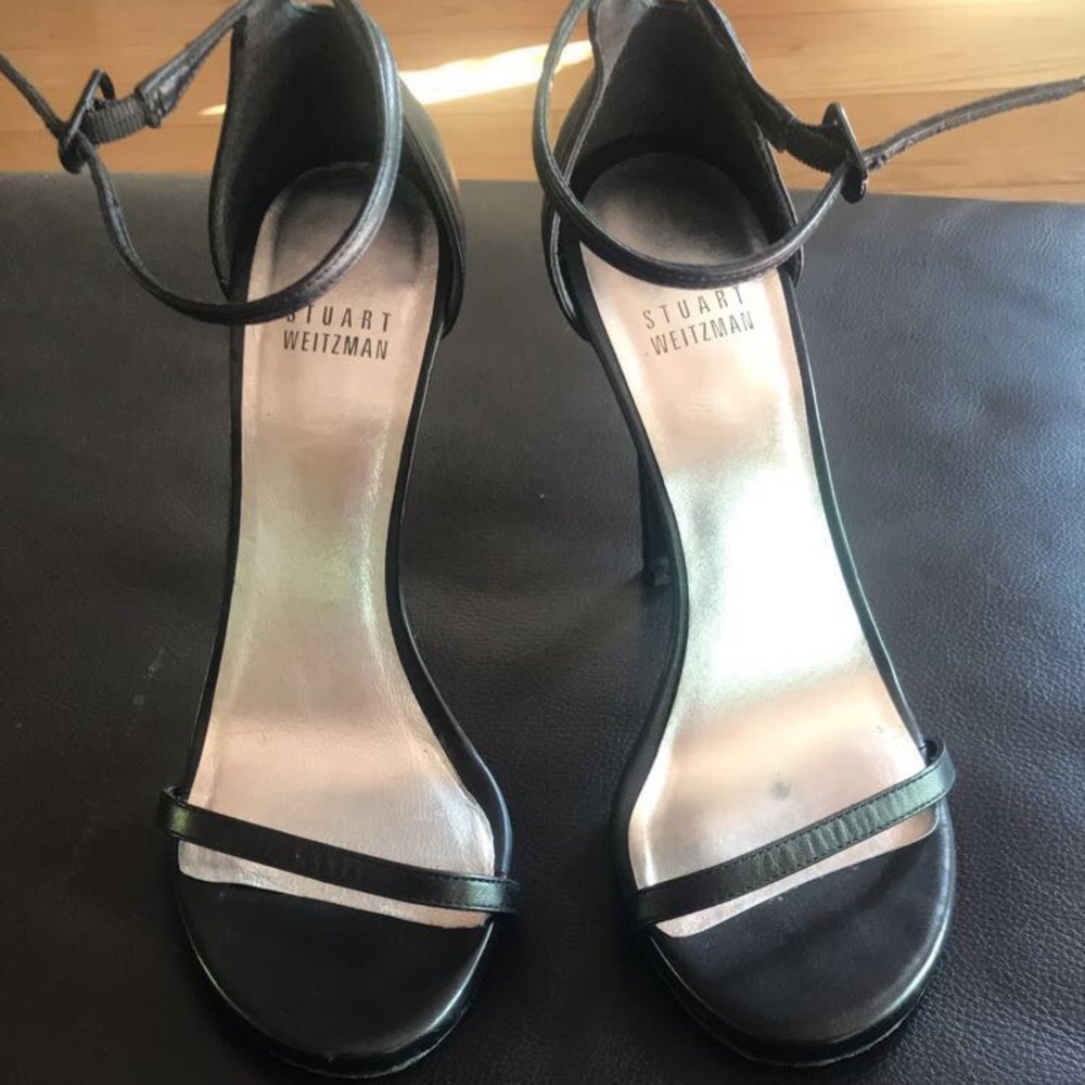 Stuart Weitzman nudist